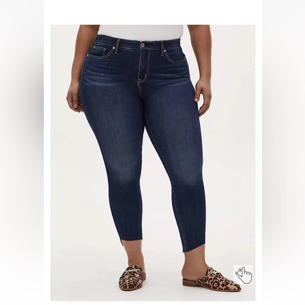 Torrid Size 22R Sky High Skinny Jean - Premium Comfort Dark Wash With Step Hem